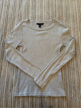 Banana Republic Long-Sleeve Crew Neck Top in Light Heather Gray